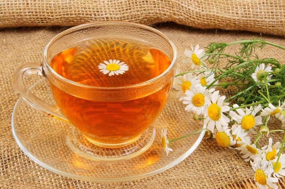 Decoction based on chamomile and other useful herbs in the diet of patients with varicose veins