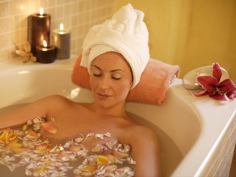 Therapeutic baths to alleviate the symptoms of varicose veins on the legs